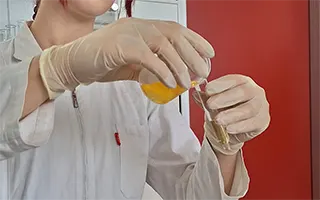 Zdravstveno-laboratorijski tehničar